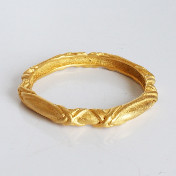 Givenchy Bracelet Bangle Gold Metal Textured Abstract Vintage 80s Jewelry - Picture 12 of 13